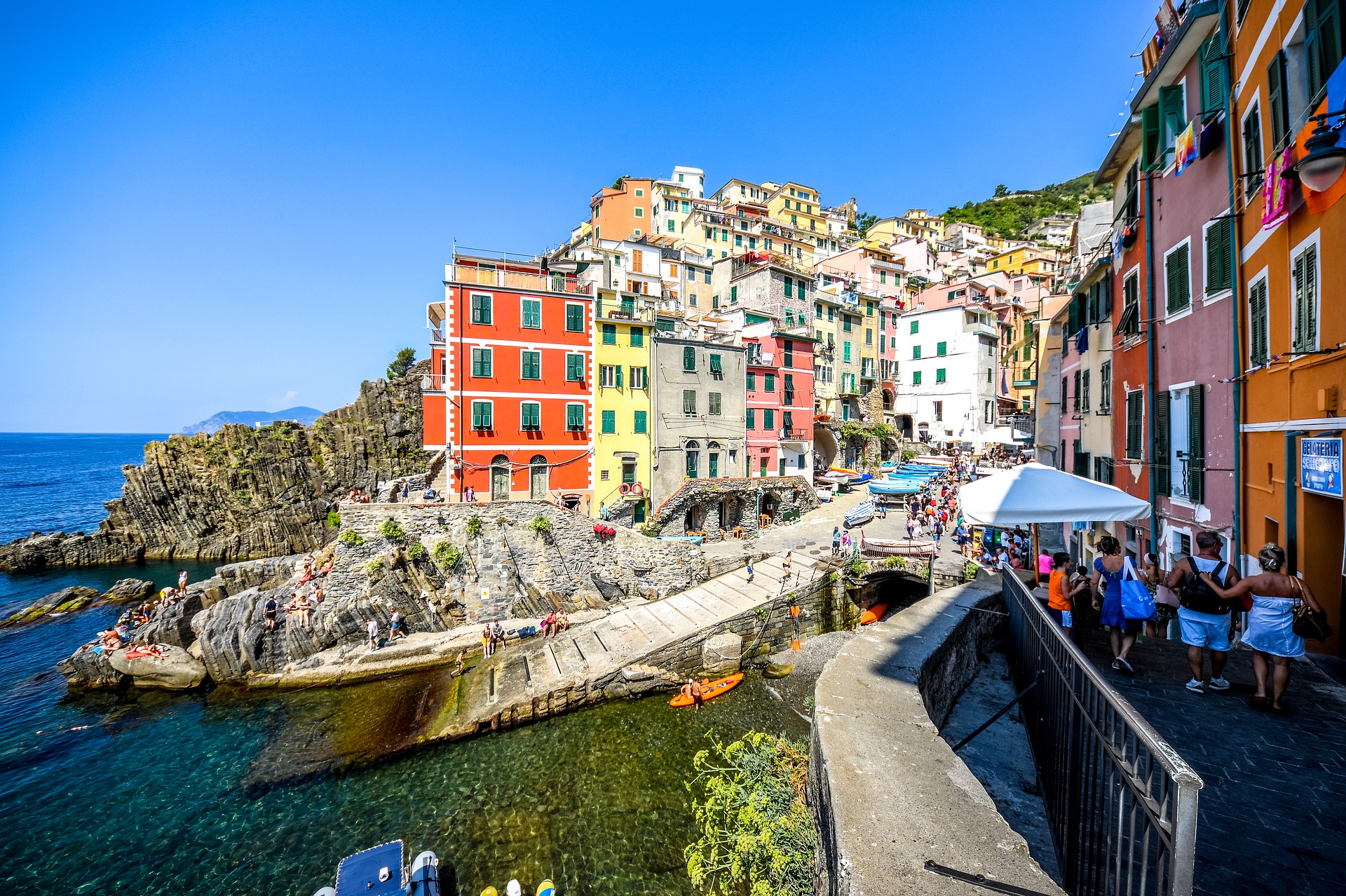 cinque-terre-4702186_1920